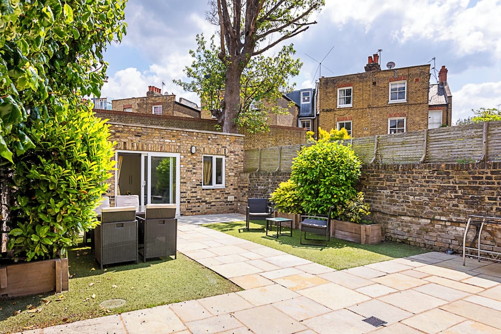 outdoor bbq area