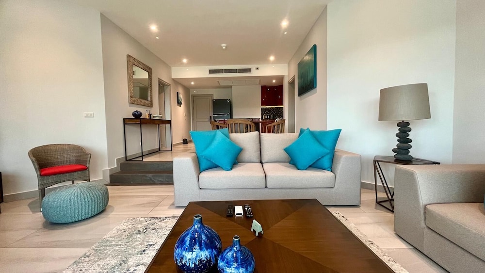 Luxury Seaview 6 Bedrooms With Infinity Pool Villa, Private Gym, Superfast Wifi