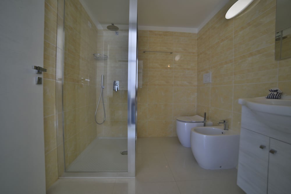 Riviera Luxury Rooms