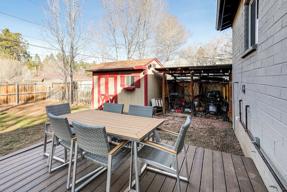 Near NAU & Dtwn! Kid-friendly Flagstaff Retreat