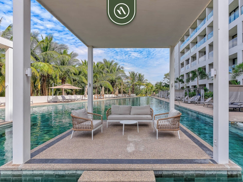 Luxury Condo With Canal View - Near Beach