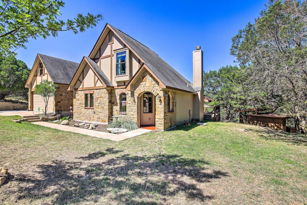 Updated Retreat With Game Room & Boat Ramp Access!