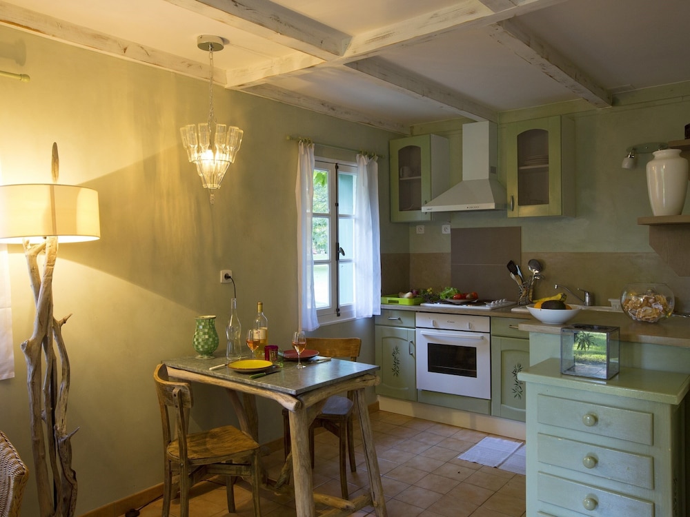 Domaine de Rhodes - Locations de Vacances / Vacation Rentals