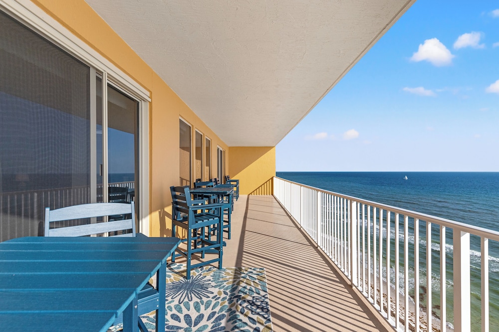 Treasure Shores3br Beachfront Corner Unit Sleeps 8 With Stunning Gulf Views!