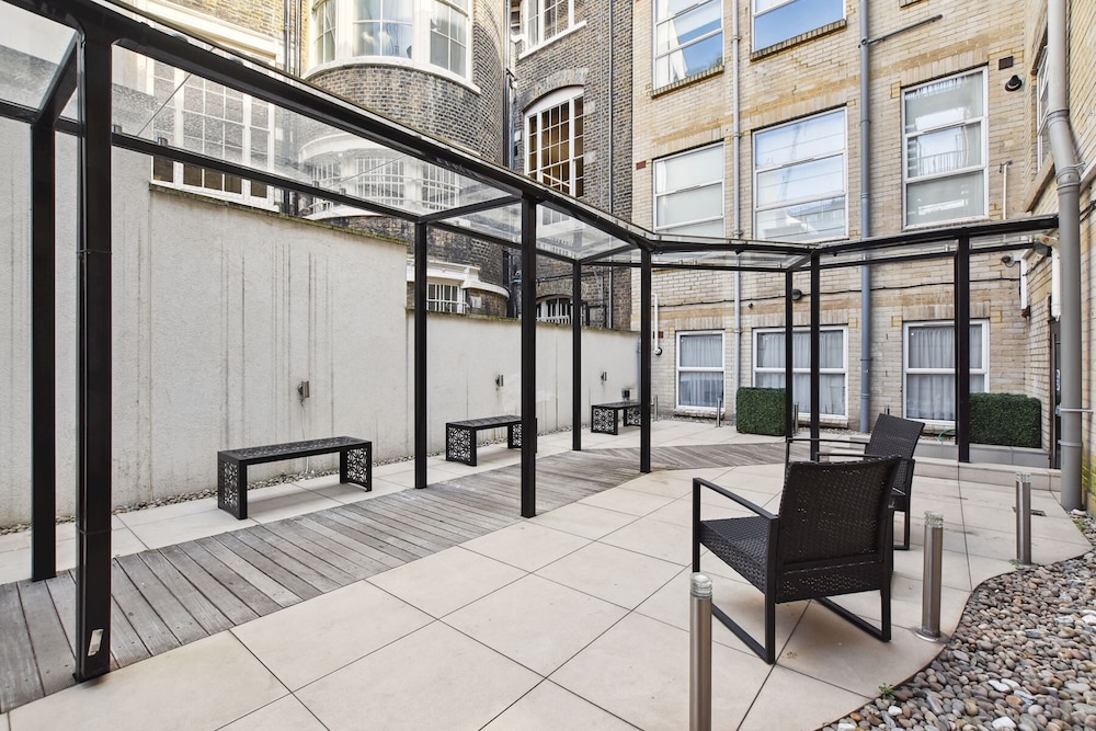 Buckingham Palace by Aeria Apartments