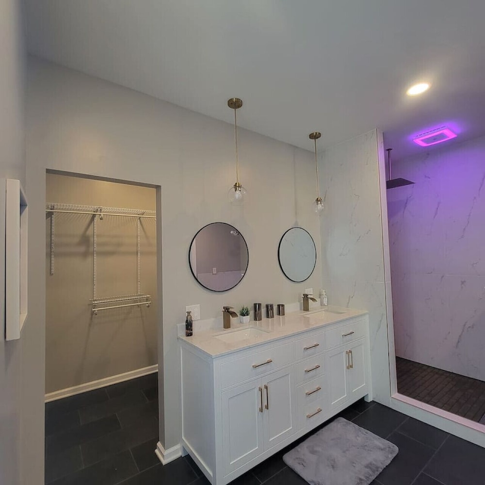 Luxury Downtown Indy Spa Bath Coffee Bars