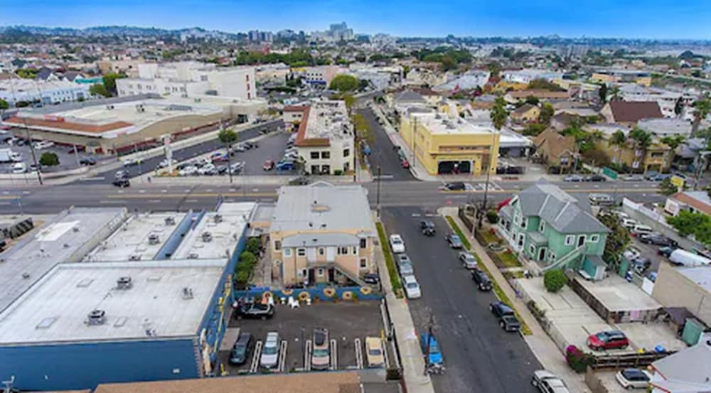 Pads on Pasadena Ave