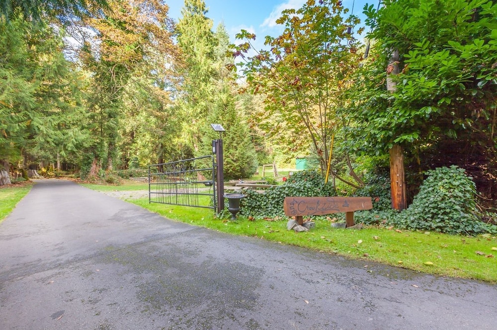 Creekside B & B