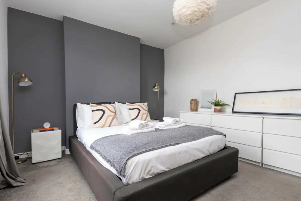 Bright & Stylish 2BD Flat - Brockley