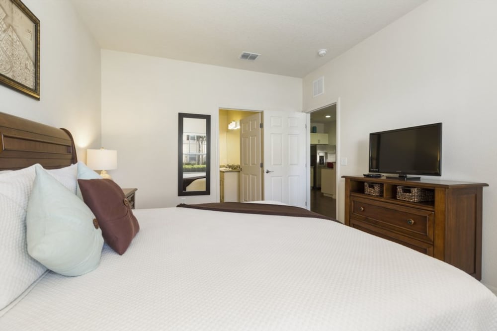 Lucaya Village 2904 #20-107 - Image 2