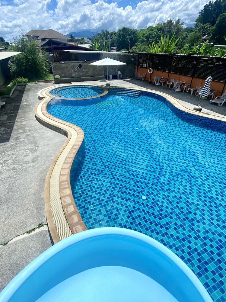 Maerim Villa & Pool