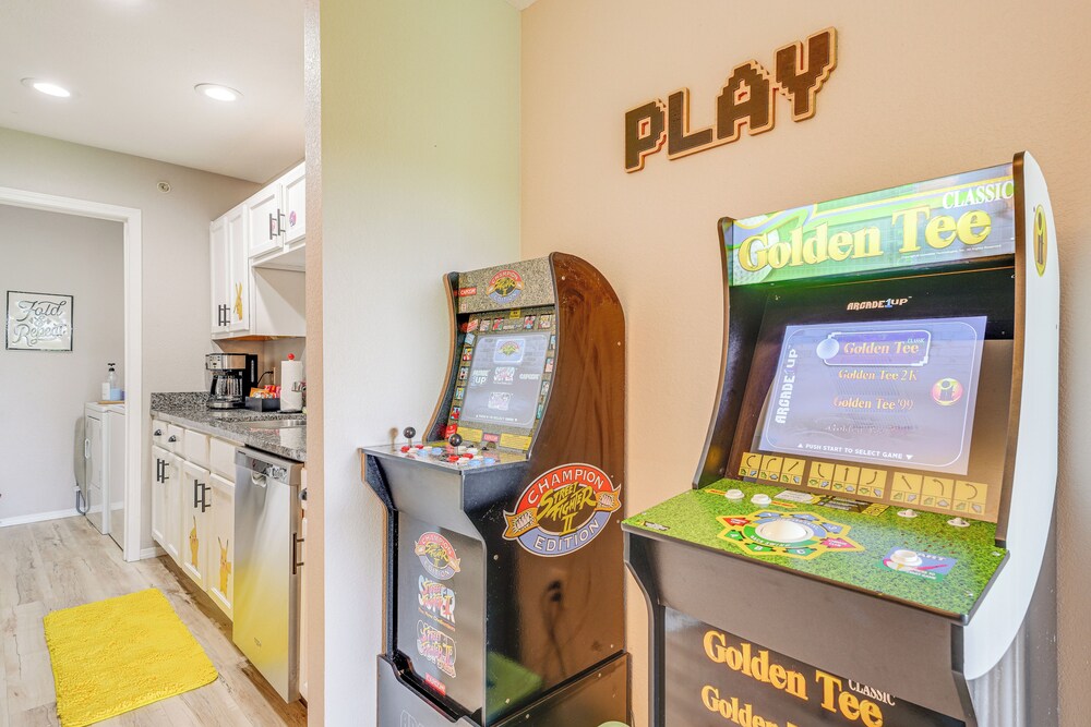 'groovy Games Getaway' Holiday Stay in Branson!