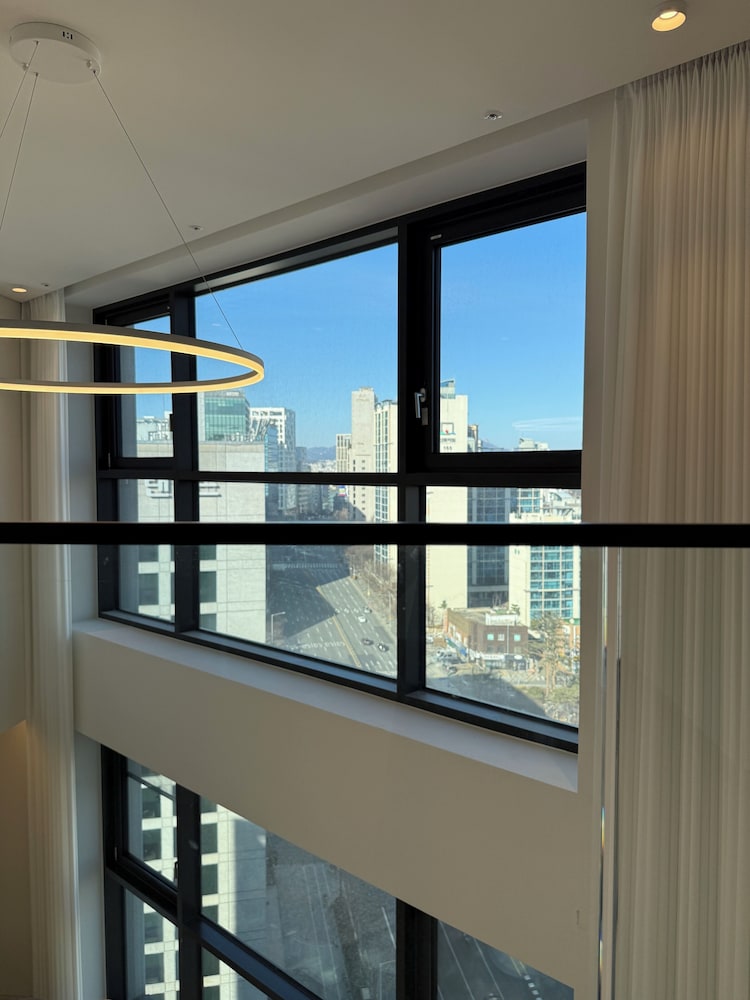 Caelum Black Gangnam Luxury Apt