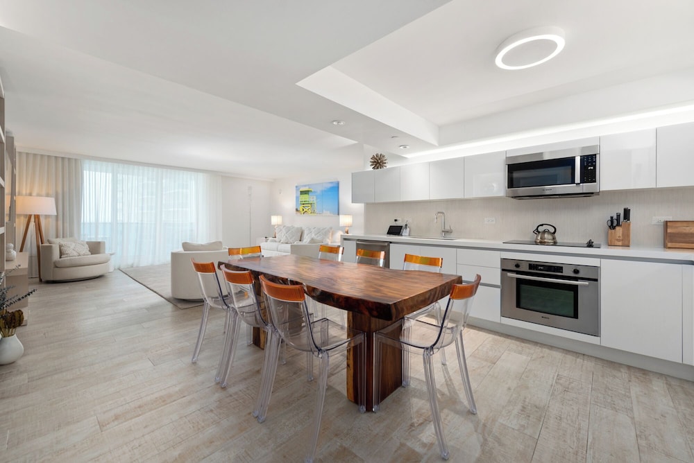 Luxury Vacation Rentals at 1 Hotel & Homes by LRMB