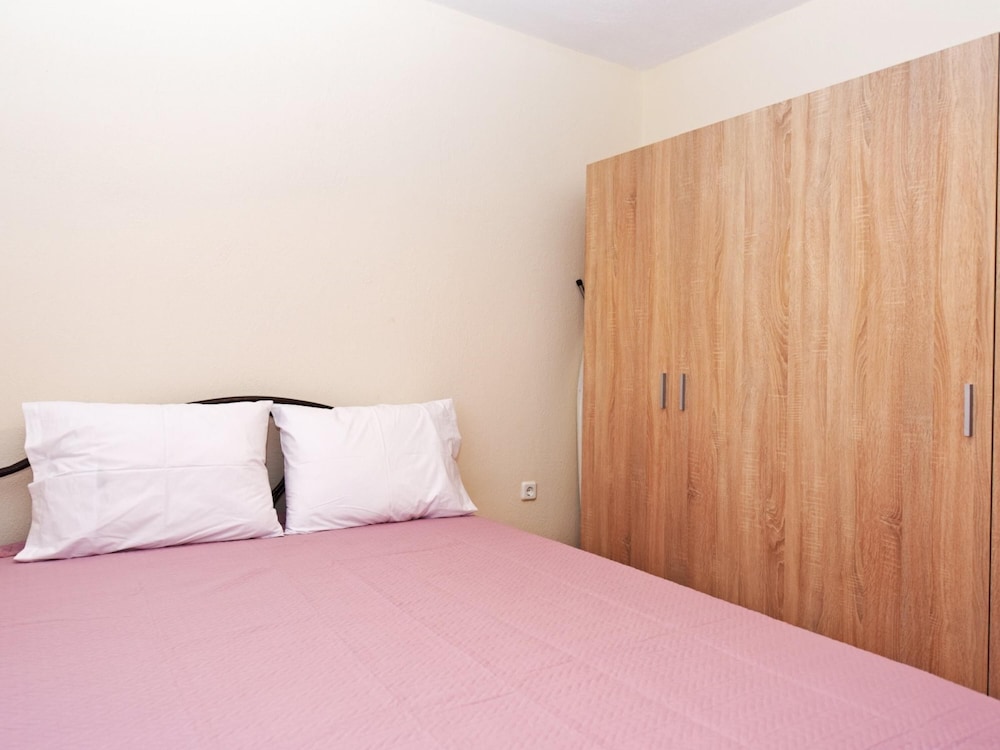Mamas Twin Houses Left by Travel Pro Services