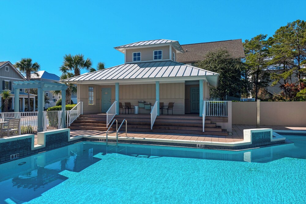 Sleep up to 28 - 2 Homes Side by Side - Close to Beach & Community Pool!