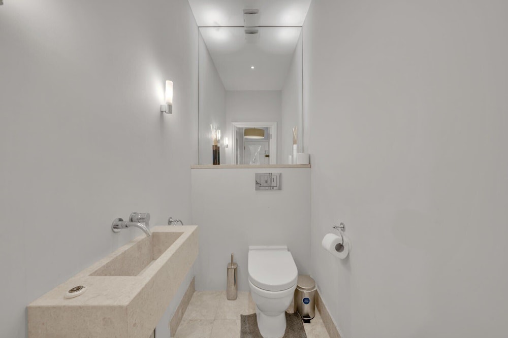 The Knightsbridge Residences