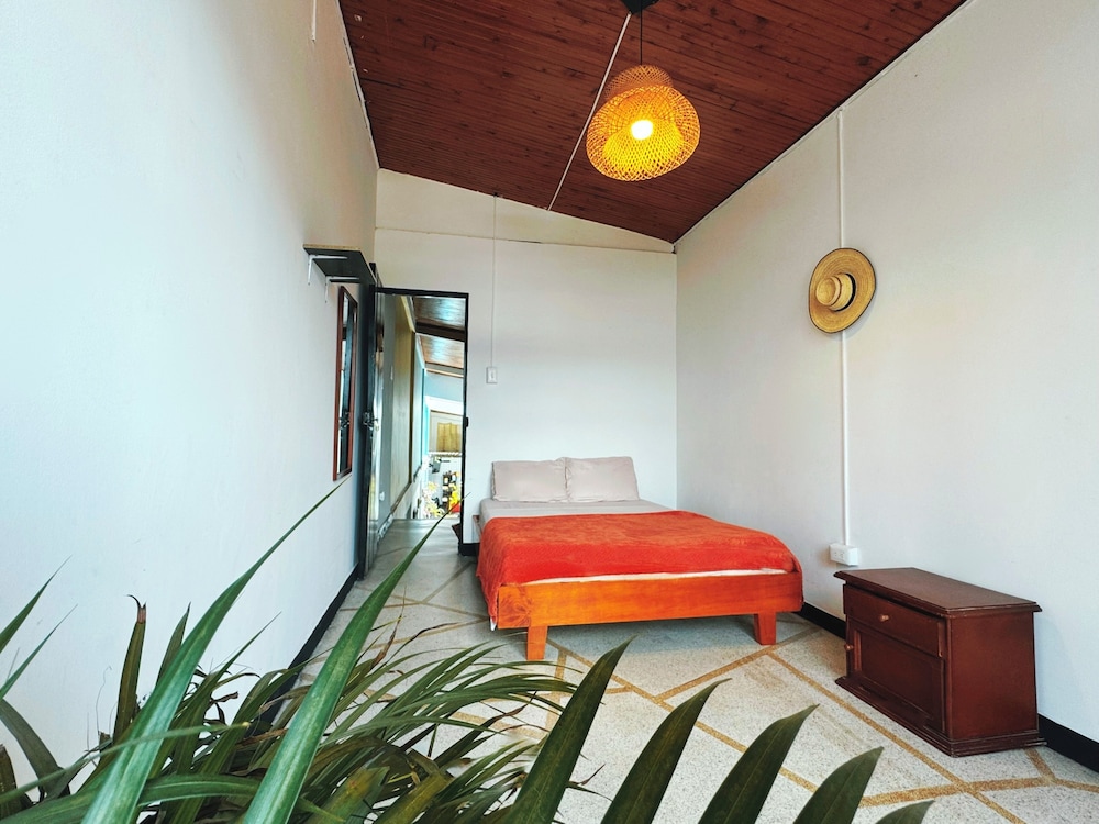 LA CHIVA HOSTEL