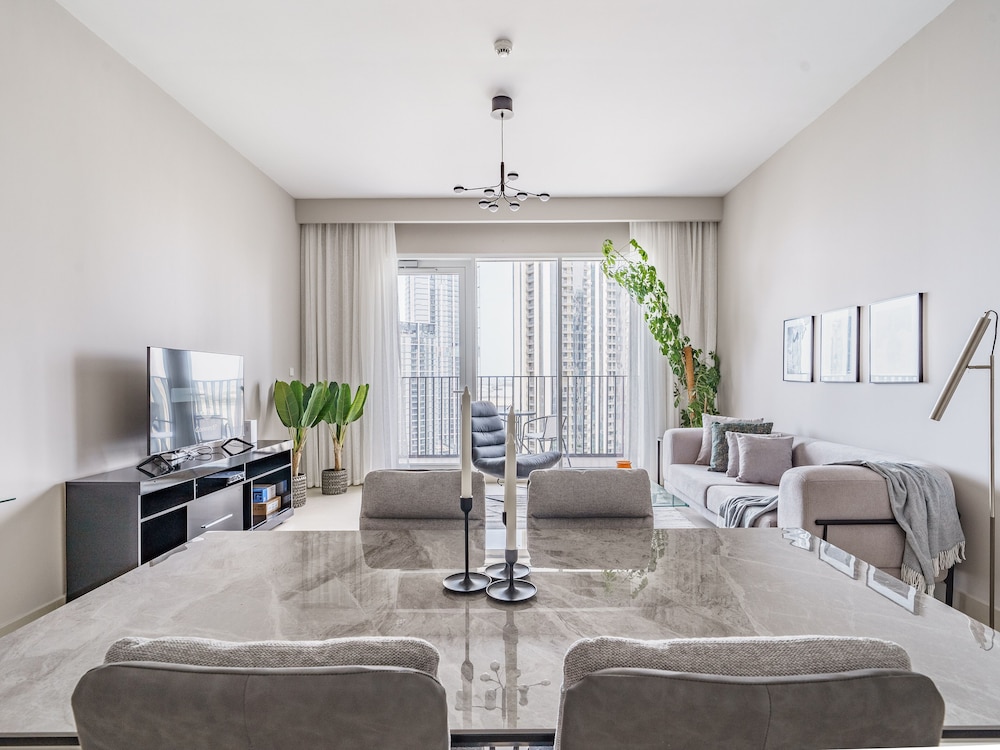 Fancy Apartment With Mesmerizing Canal Views