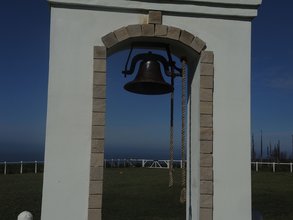T'Niqua Stable Inn