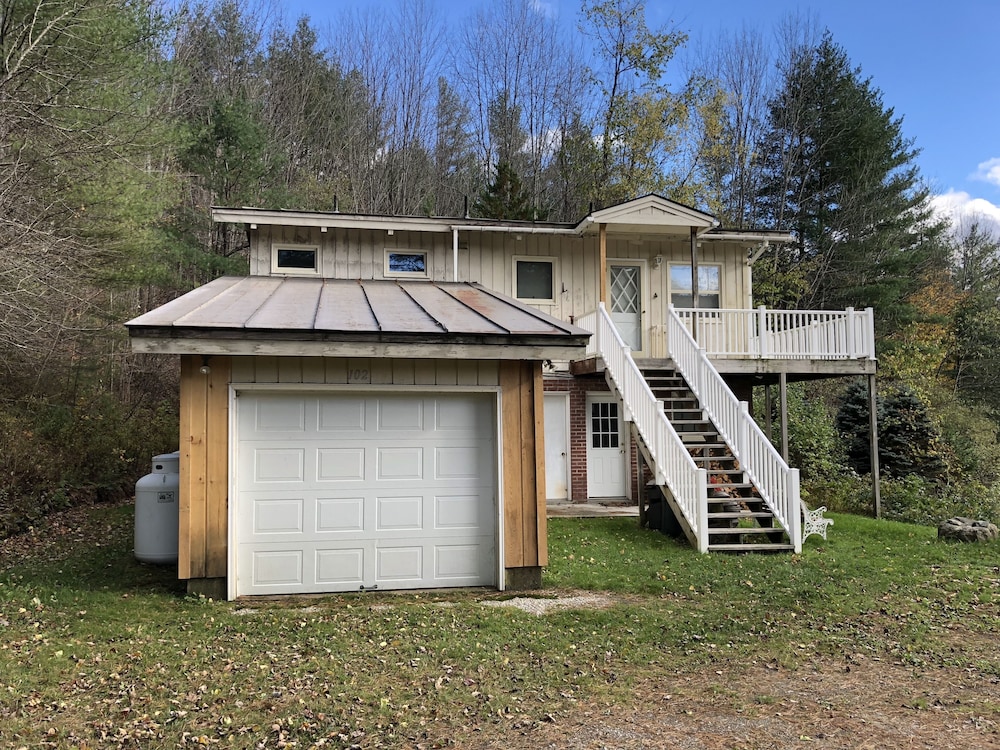 Silver Spring Chalet - GetAway