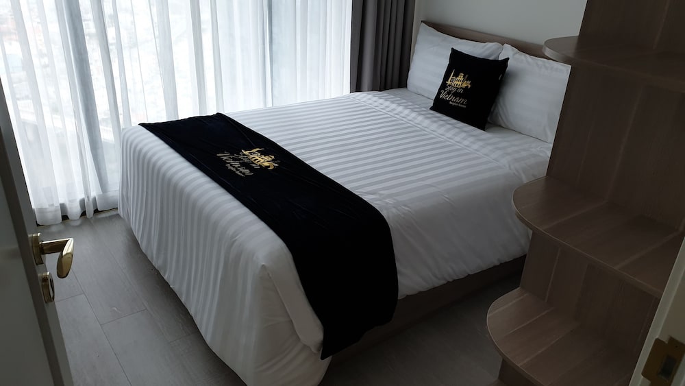 Stay In Vietnam Vinhomes Golden River