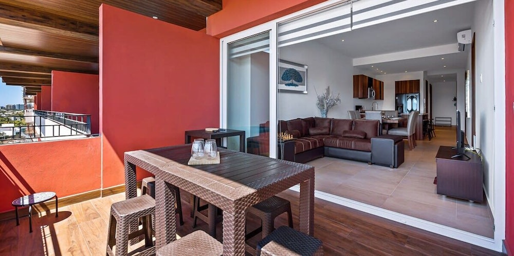 Equipped 3BR House - Pool - Gym - 5 min to Beach