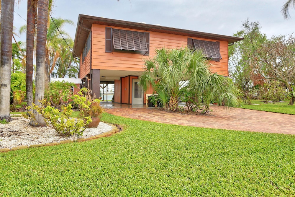 Paradise Along Boca Ciega Bay