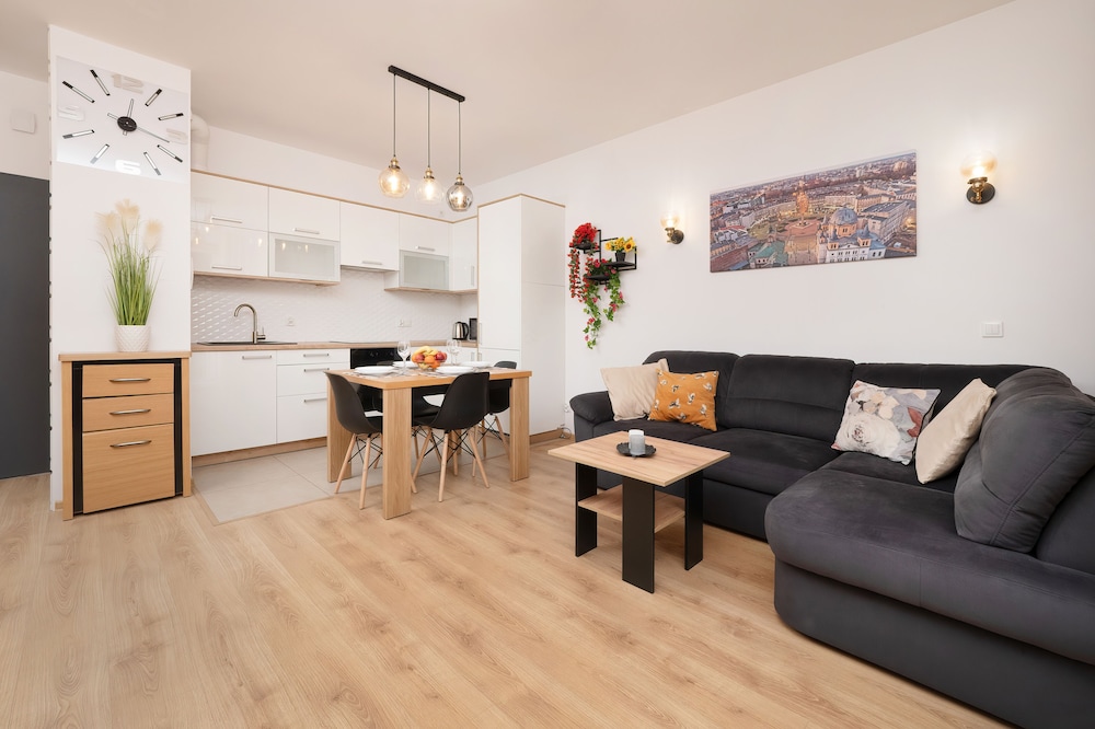 Apartment Manufaktura Łódź by Renters