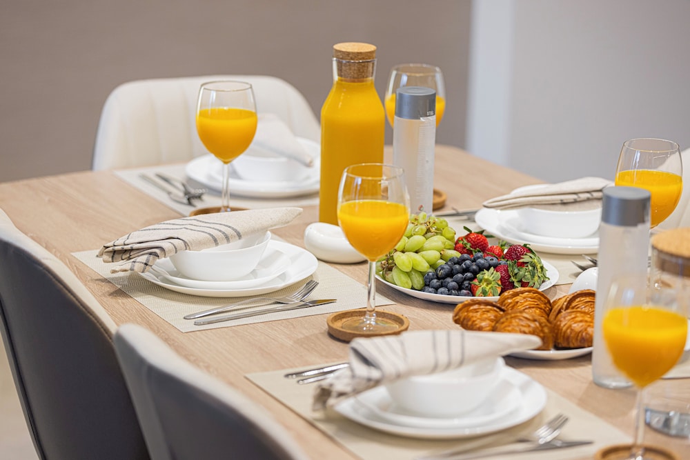 Grande Suites by Hostiva - Burj View