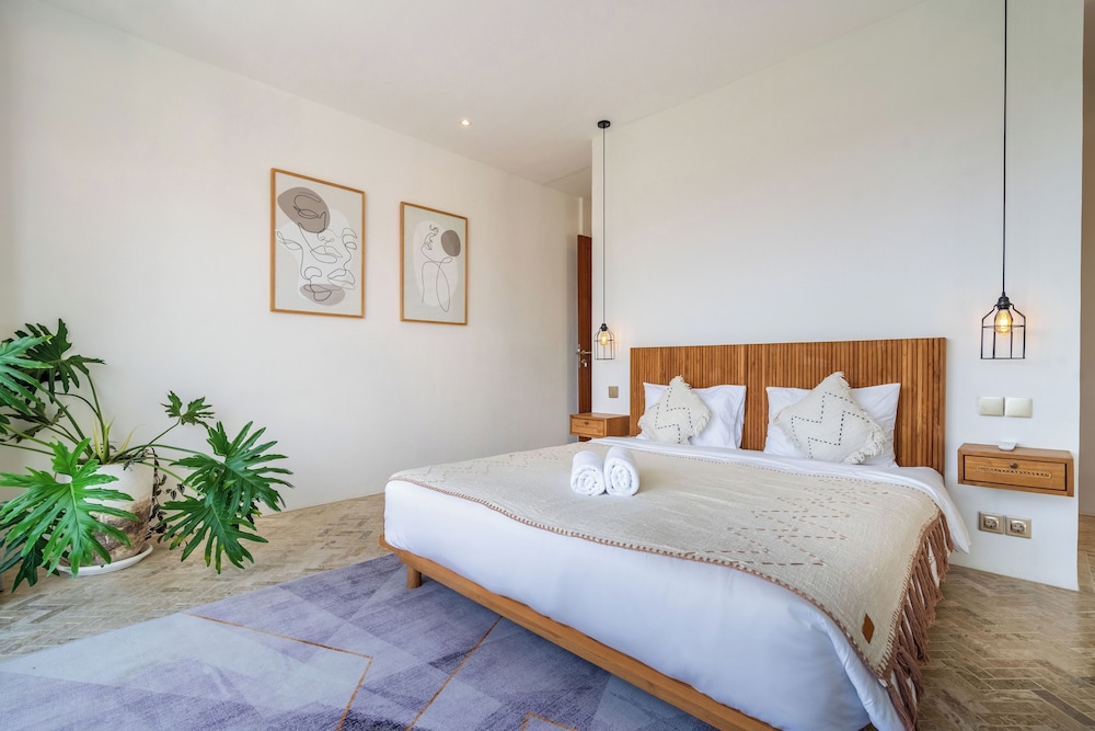 Eleven Villa Canggu - Calm Oasis with Pool and Privacy