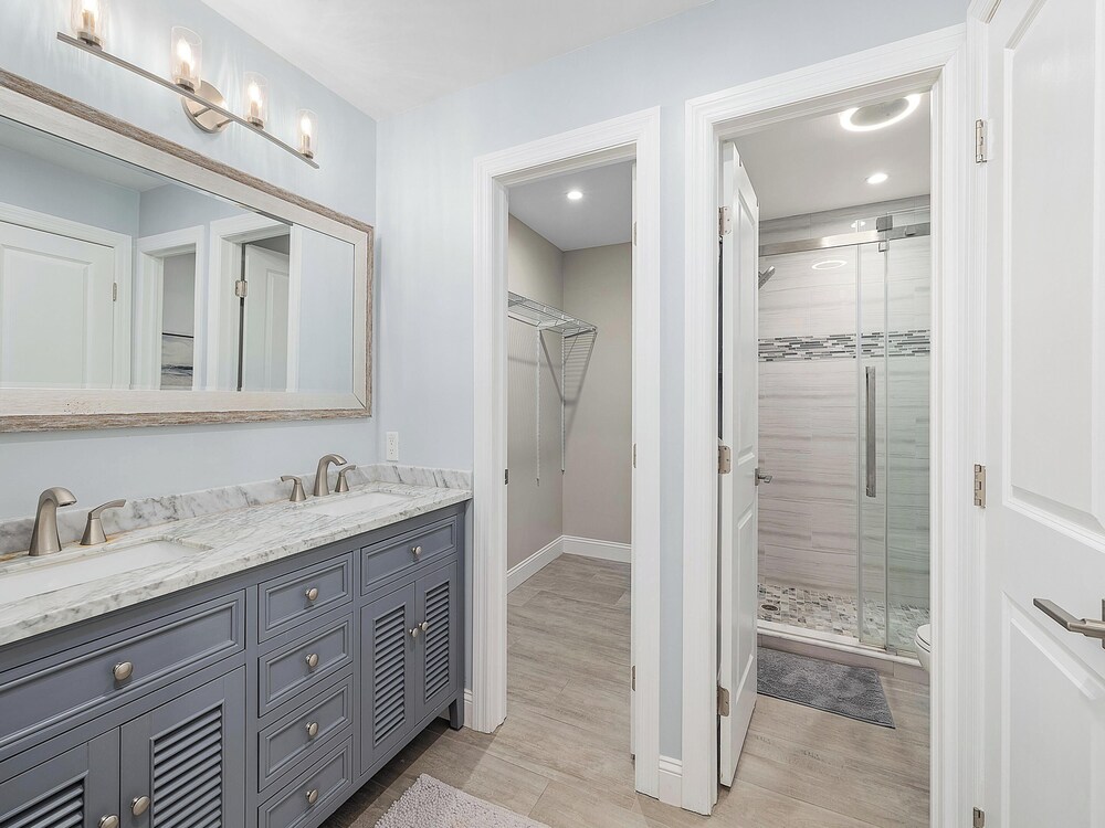 Dolphin Bay by Distinctive Beach Rentals