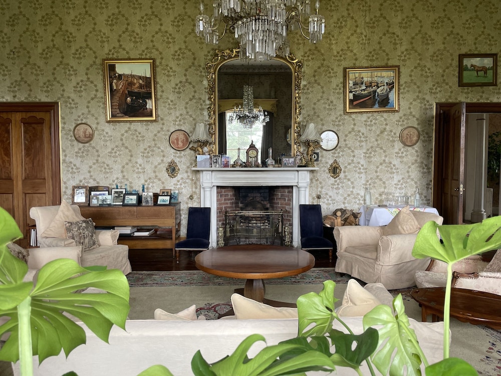 Lismacue House