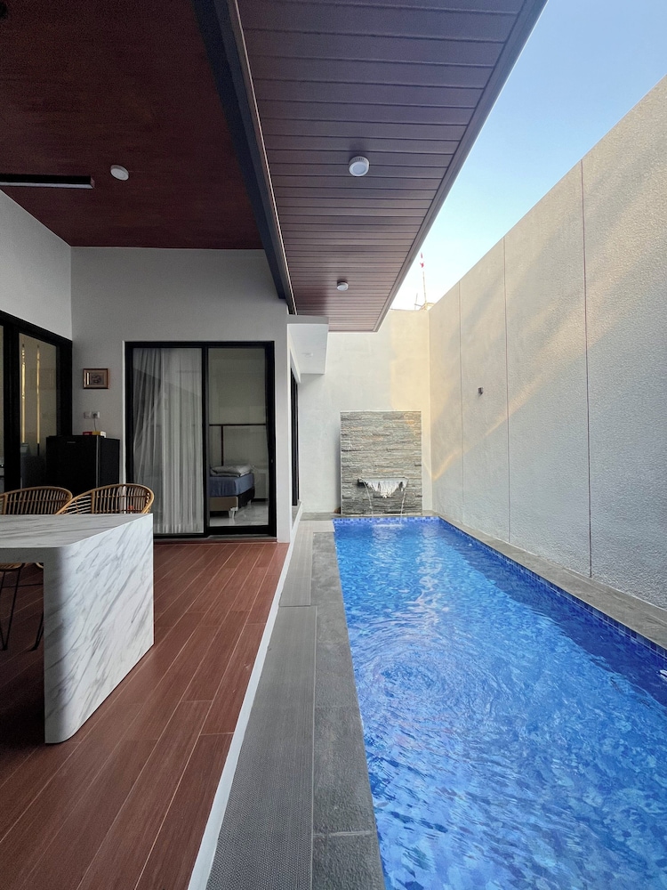Arrayyan Executive Village Complex Batu