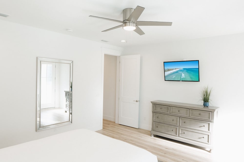 Enclave at Lyndell Lane by Avantstay Private Pool