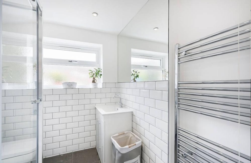 Cambridge House Luton - Inhabit Short Stays