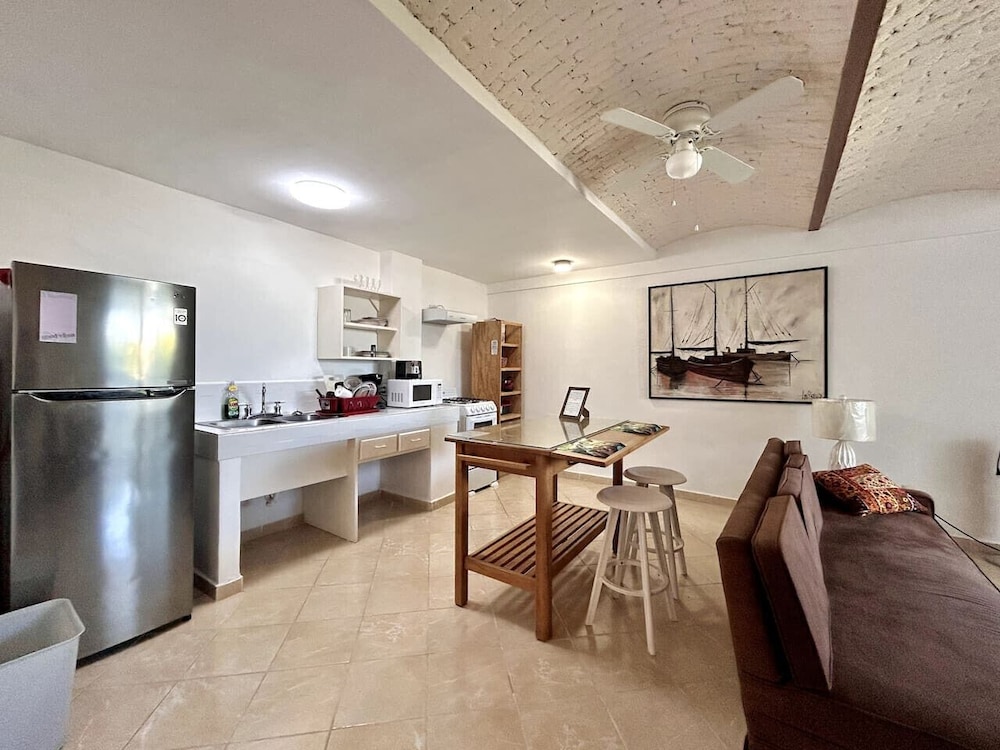 Yatch Apartments