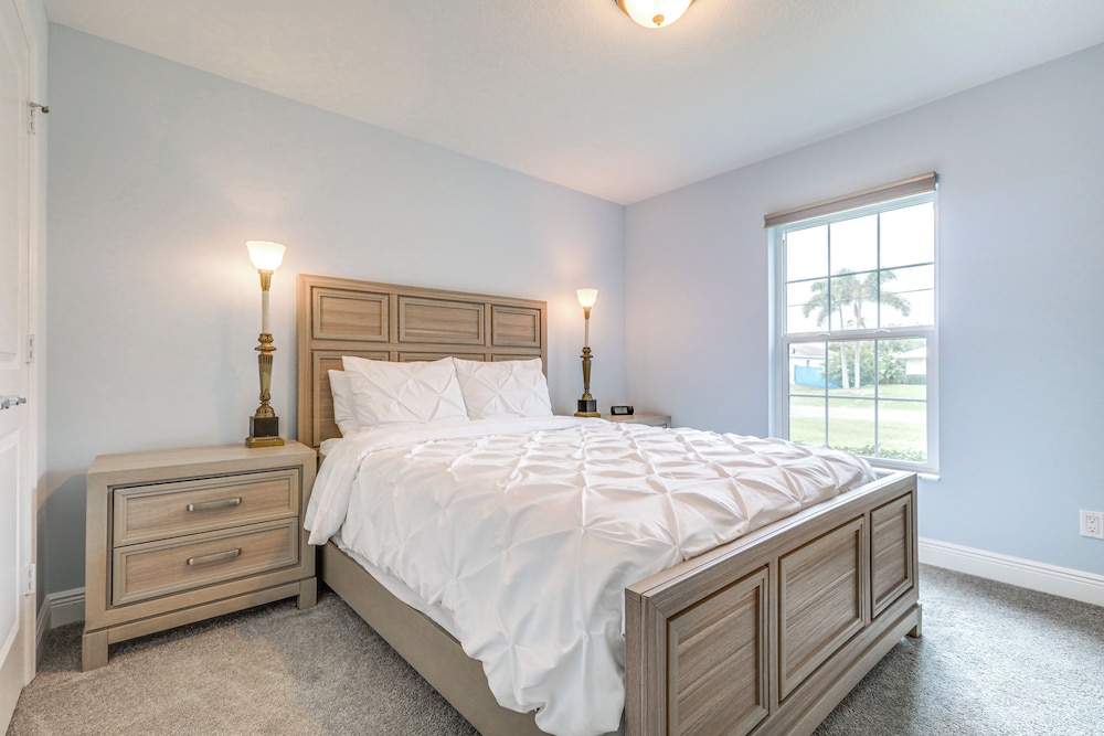 4 Mi to Clover Park: Home w/ Yard in Port St Lucie