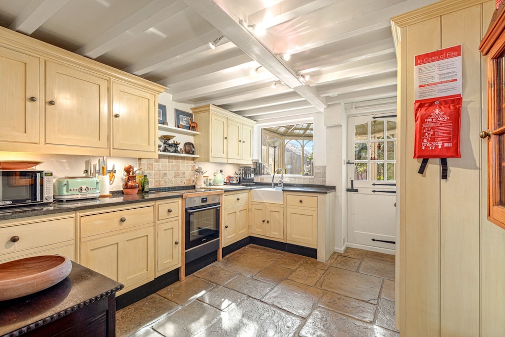 Basketmakers Cottage - From 145 Per Night