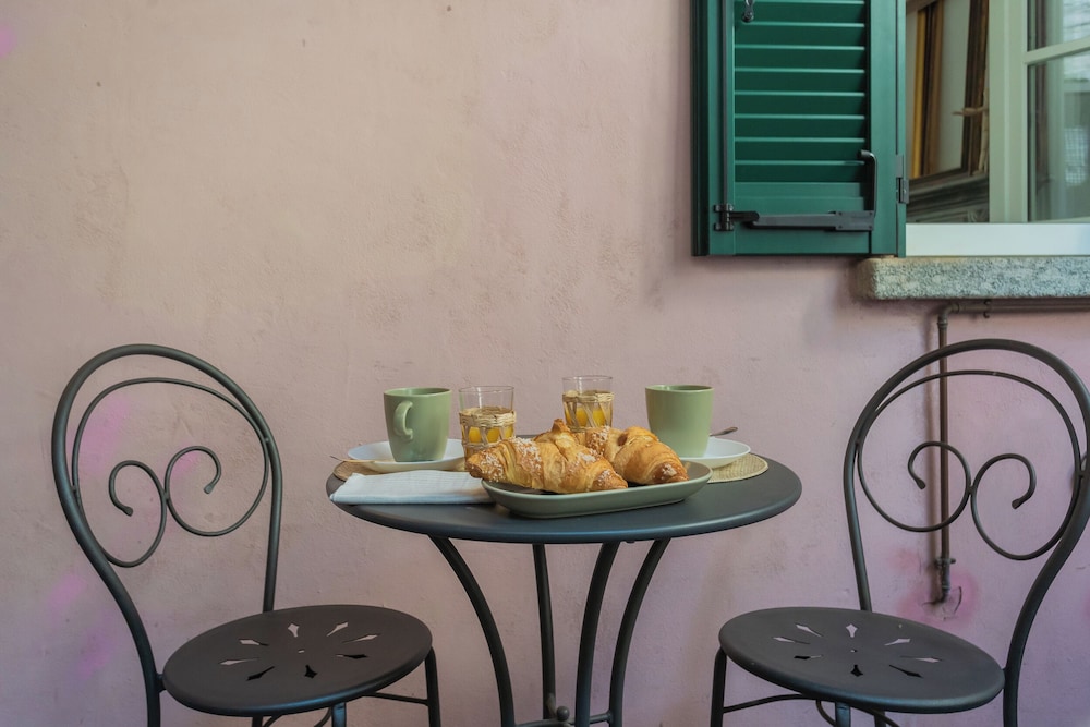 Emily's Holiday House - Authentic Lake Como by Rent all Como