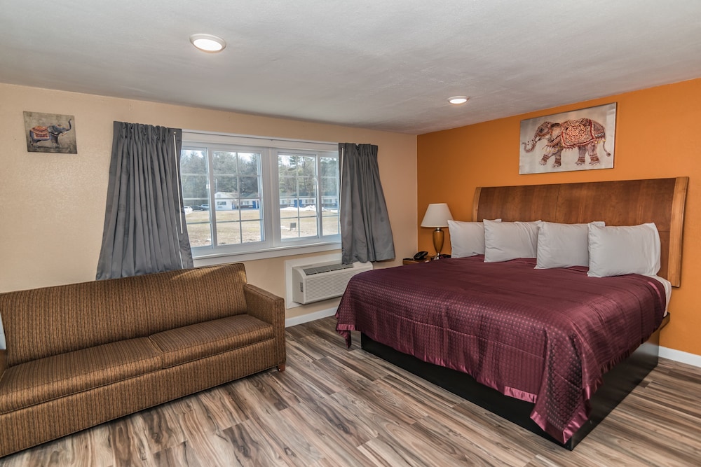 The Minuteman Inn view 5