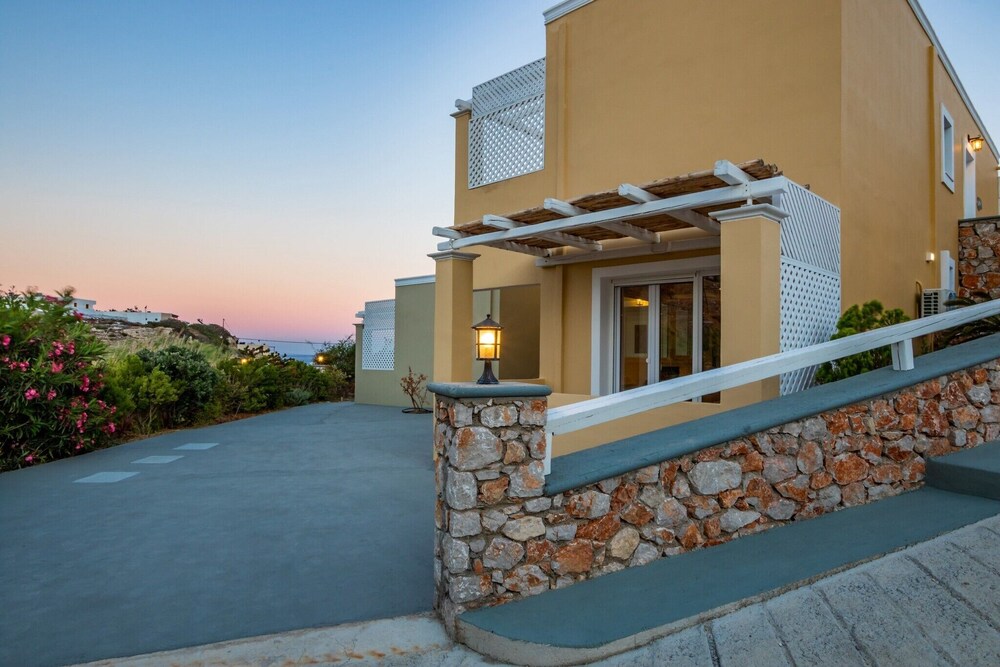 Elaia Villas