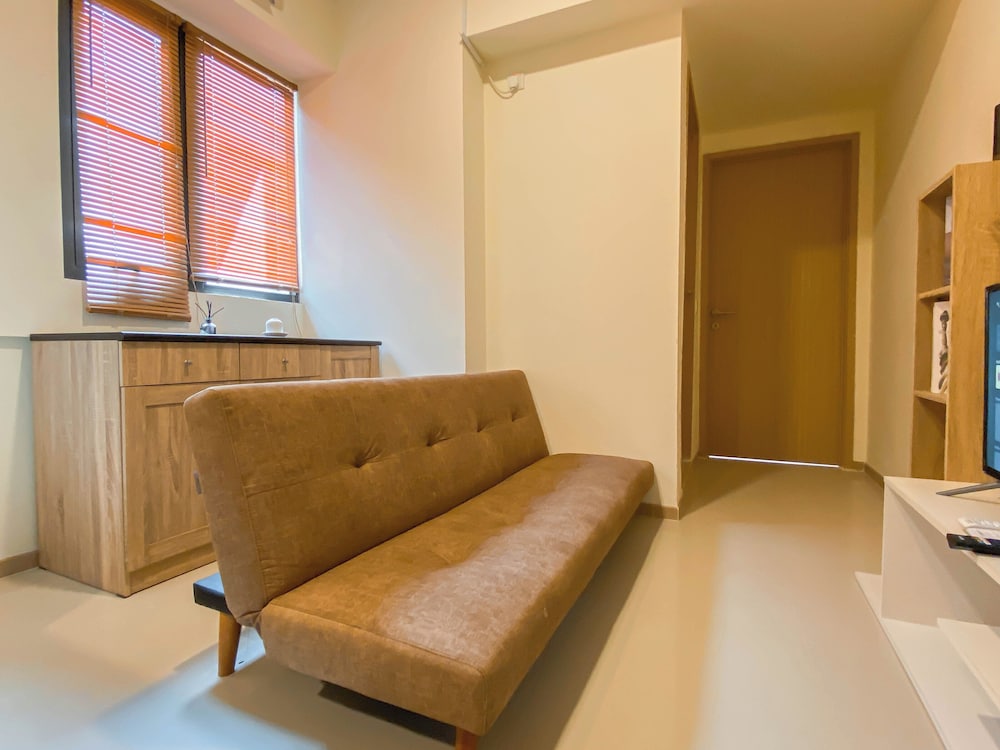 Brand New 1Br With Working Room At Meikarta Apartment