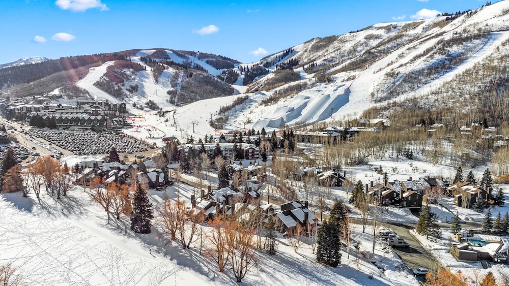 Quicksilver by Avantstay Park City Town House in Great Location