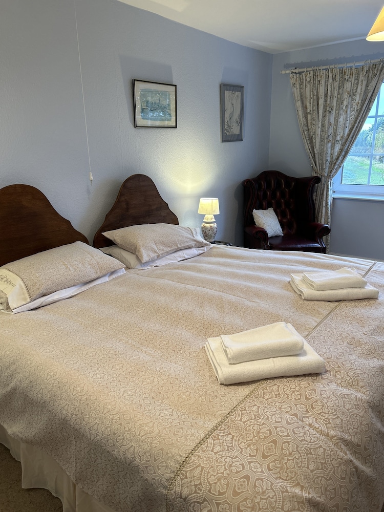 Lucy Cross Guest House view 3