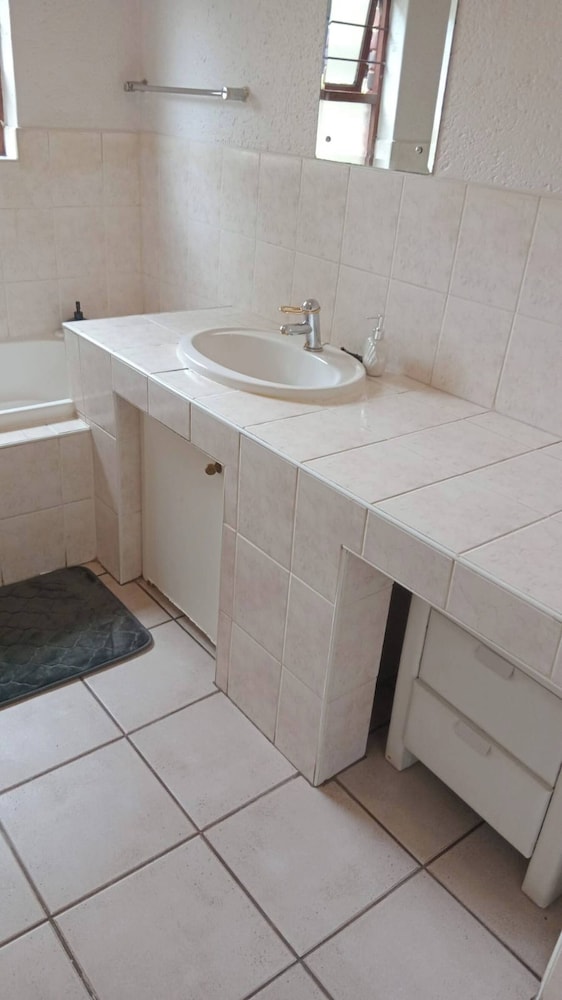 Ground flr 3bed Apartment Private Garden