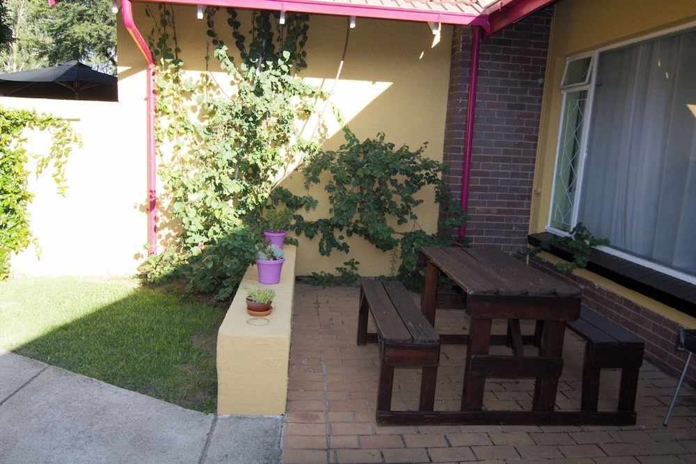 Madison House & Cottages