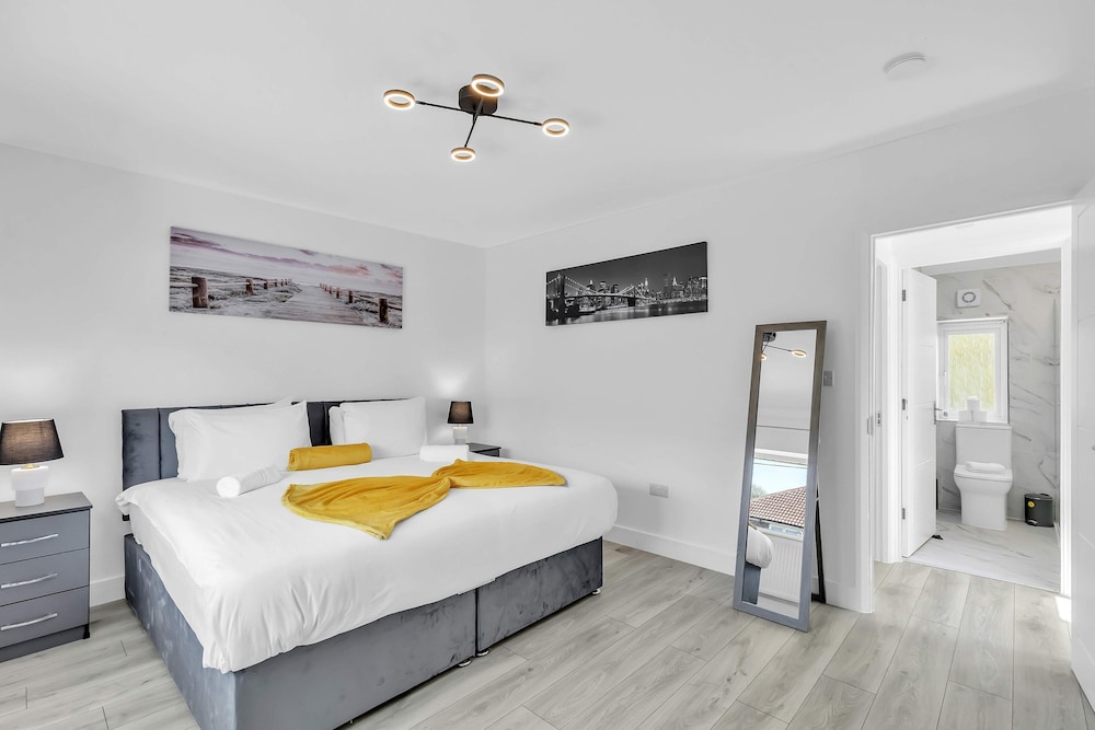 Kemptown Corner With Free Parking By My Getaways