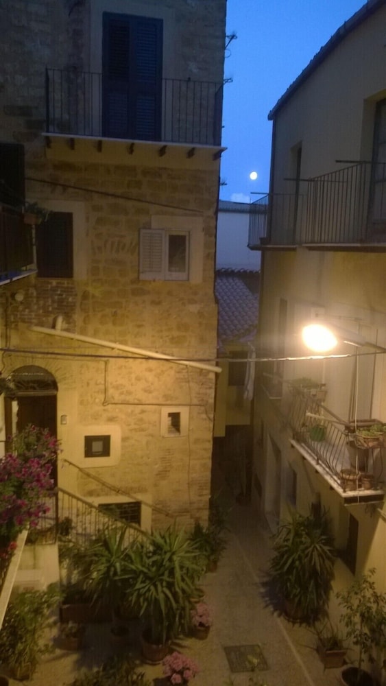 B&B Mille e Una Notte view 5