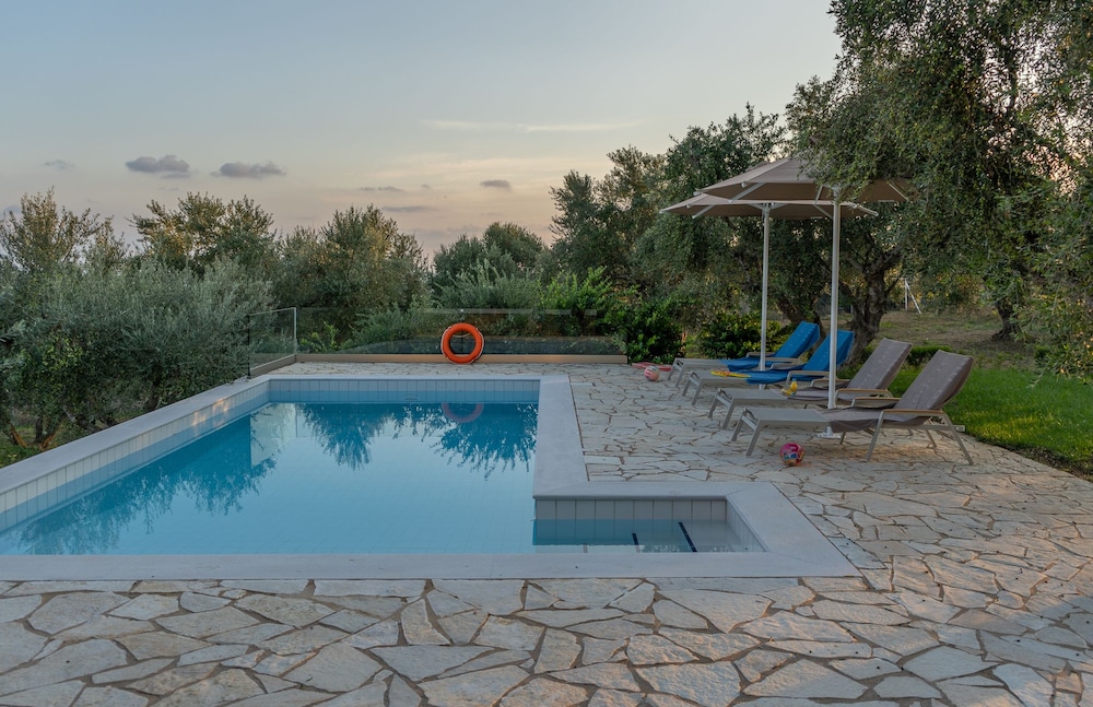 Abelia Luxurious Villas